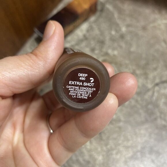 Marc Jacobs Cafe Extra Shot Caffeine Concealer & Foundation Deep 490 - Picture 3 of 4